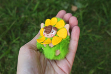 Cargar imagen en el visor de la galería, Chibitroll girasol con girasol