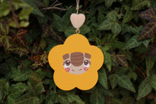 Cargar imagen en el visor de la galería, Troll floral pintado a mano en madera para colgar