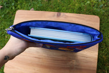 Cargar imagen en el visor de la galería, Funda de libro de setas