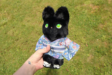 Cargar imagen en el visor de la galería, Gato negro con kimono