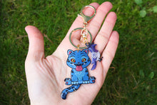 Load image into Gallery viewer, Llavero Derpy y Sussie de las guerreras K-pop péndulo