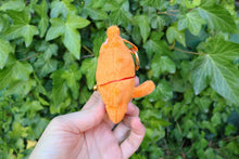 Cargar imagen en el visor de la galería, Llavero de cycat naranja