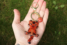Cargar imagen en el visor de la galería, Llavero tigre péndulo