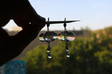 Cargar imagen en el visor de la galería, Pendientes ¨Nubes holográficas¨
