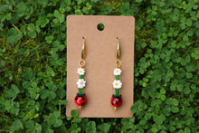 Cargar imagen en el visor de la galería, Pendientes ¨Mariquitas y margaritas¨