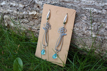 Load image into Gallery viewer, Pendientes Jarrón con flores