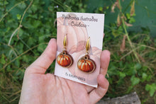 Cargar imagen en el visor de la galería, Pendientes calabaza de madera