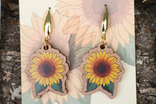 Cargar imagen en el visor de la galería, Pendientes girasol de madera
