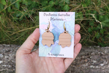 Cargar imagen en el visor de la galería, Pendientes hortensia de madera