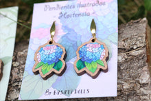 Cargar imagen en el visor de la galería, Pendientes hortensia de madera
