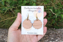 Cargar imagen en el visor de la galería, Pendientes margarita de madera