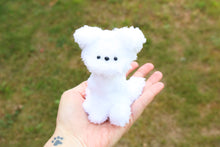 Cargar imagen en el visor de la galería, Perrito blanco articulado