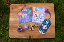 Cargar imagen en el visor de la galería, Pack Rally Witch Market. Colaboración entre 5 artistas