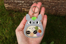 Cargar imagen en el visor de la galería, Llavero shaker de Totoro