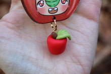 Cargar imagen en el visor de la galería, Llavero de madera "Troll disfrazado de manzana"