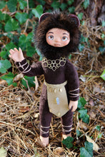 Cargar imagen en el visor de la galería, Artdoll de Mësika, guerrera del equilibrio natural (OOAK)