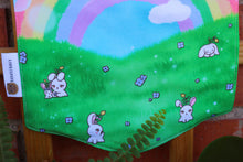 Cargar imagen en el visor de la galería, Pin banner / Expositor de pines de conejorias en un prado