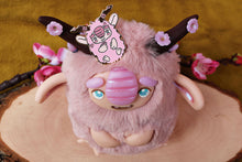 Cargar imagen en el visor de la galería, Pin de Cere, el troll sakura