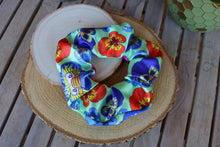 Cargar imagen en el visor de la galería, Scrunchie / coletero de troll pensamiento
