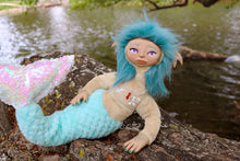 Cargar imagen en el visor de la galería, Artdoll articulada de Yara, la sirena (OOAK)