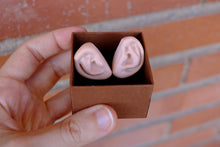 Cargar imagen en el visor de la galería, Orejas de resina para muñecas Blythe. Tamaño grande.