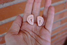 Cargar imagen en el visor de la galería, Orejas de resina para muñecas Blythe. Tamaño pequeño.