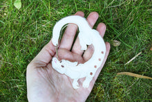 Cargar imagen en el visor de la galería, Carabiner Fujur (La historia Interminable)

