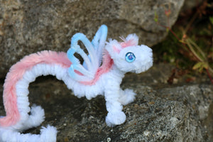 Dragón feérico serpenteante articulado