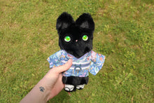 Cargar imagen en el visor de la galería, Gato negro con kimono
