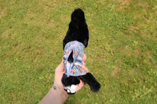 Cargar imagen en el visor de la galería, Gato negro con kimono
