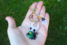 Load image into Gallery viewer, Llavero Hollow Knight
