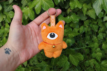 Load image into Gallery viewer, Llavero de cycat naranja
