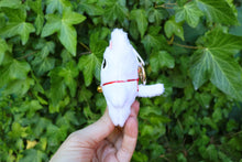 Load image into Gallery viewer, Llavero de gato blanco
