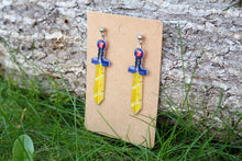 Load image into Gallery viewer, Pendientes Espada de Finn ¨Hora de aventuras¨
