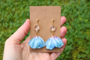 Elegant flower earrings