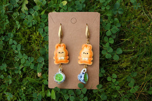 Bunny cookie earrings with tea