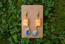 Load image into Gallery viewer, Kitten cookie earrings with tea
