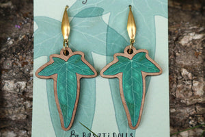 Pendientes hoja de hiedra de madera