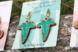 Pendientes hoja de hiedra de madera