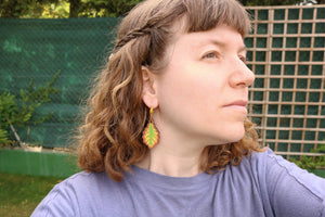 Pendientes hoja de roble de madera