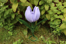 Load image into Gallery viewer, Chibitroll tulipán con tulipán violeta
