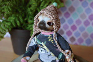 Crochet elf hat for 1/6 size dolls (Mani bjd sloths, azone...)