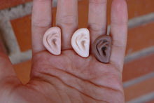 Load image into Gallery viewer, Resin ears for Blythe customization. Small size.

